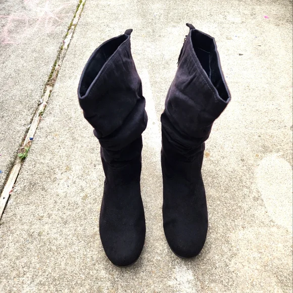 Boots 👢 - Picture 2 of 7